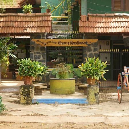 Green'S Guest House Auroville Kültér fotó